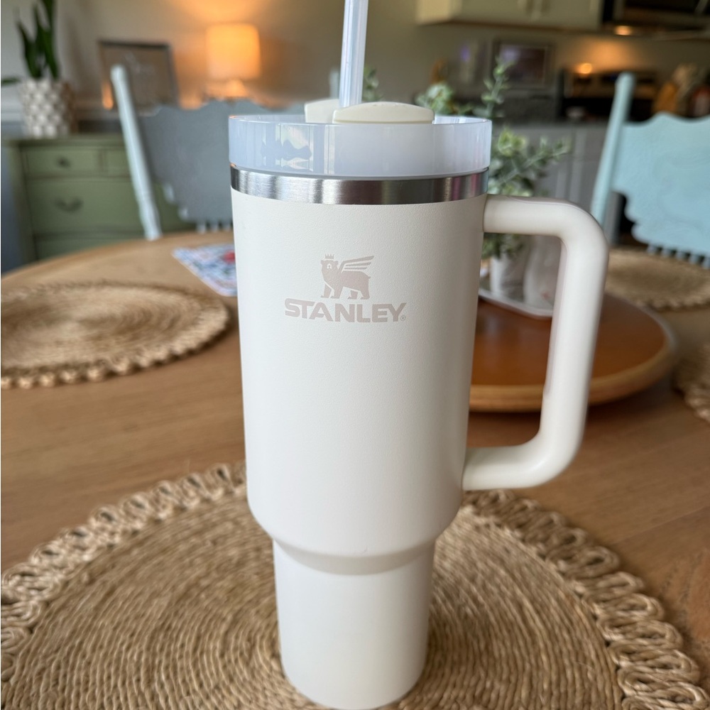 Stanley Cream Tumbler with Handle